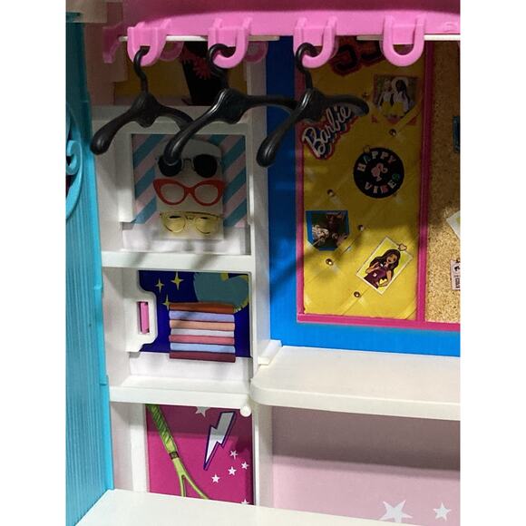 Mattel Barbie Dream Closet Playset With Clothes and Hangers - Picture 8 of 16